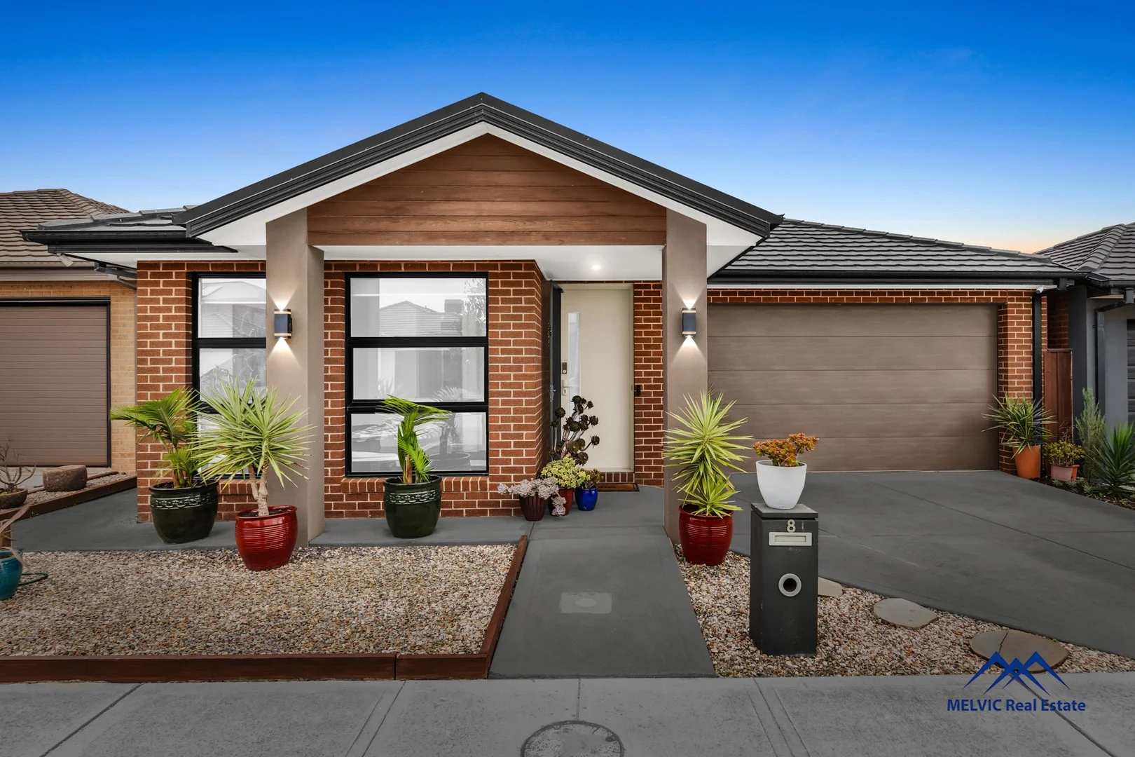 8 Criterion Way, Cranbourne East VIC 3977