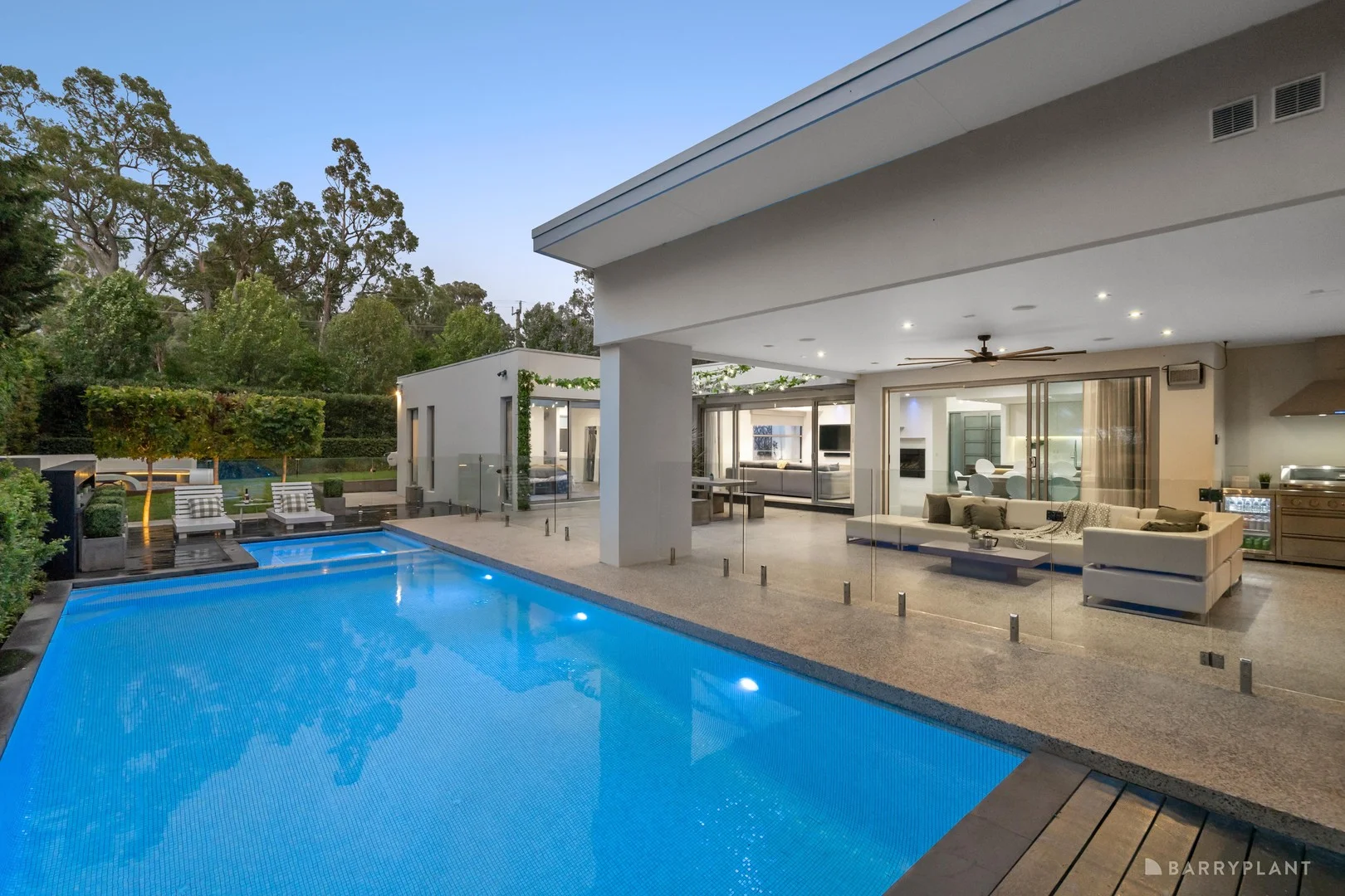 35 Knees Road, Park Orchards VIC 3114