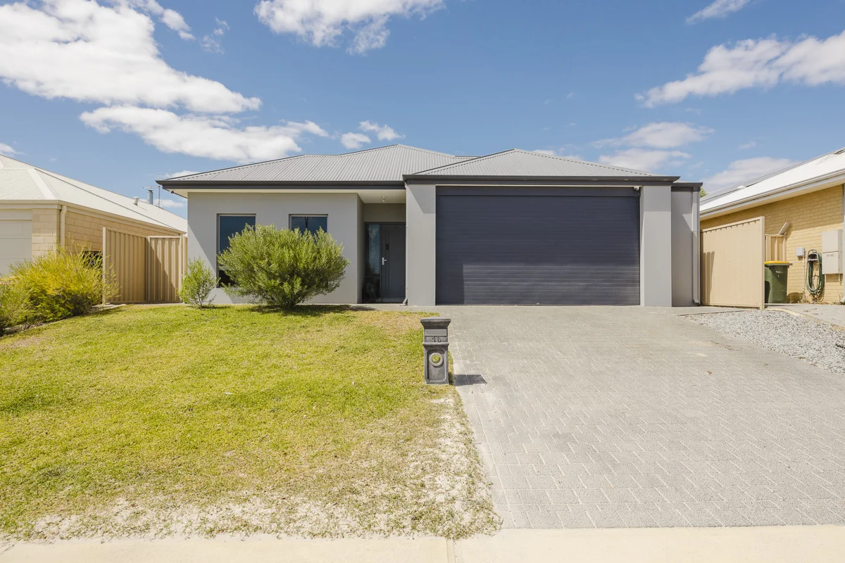 16 Broadhurst Way, Two Rocks WA 6037