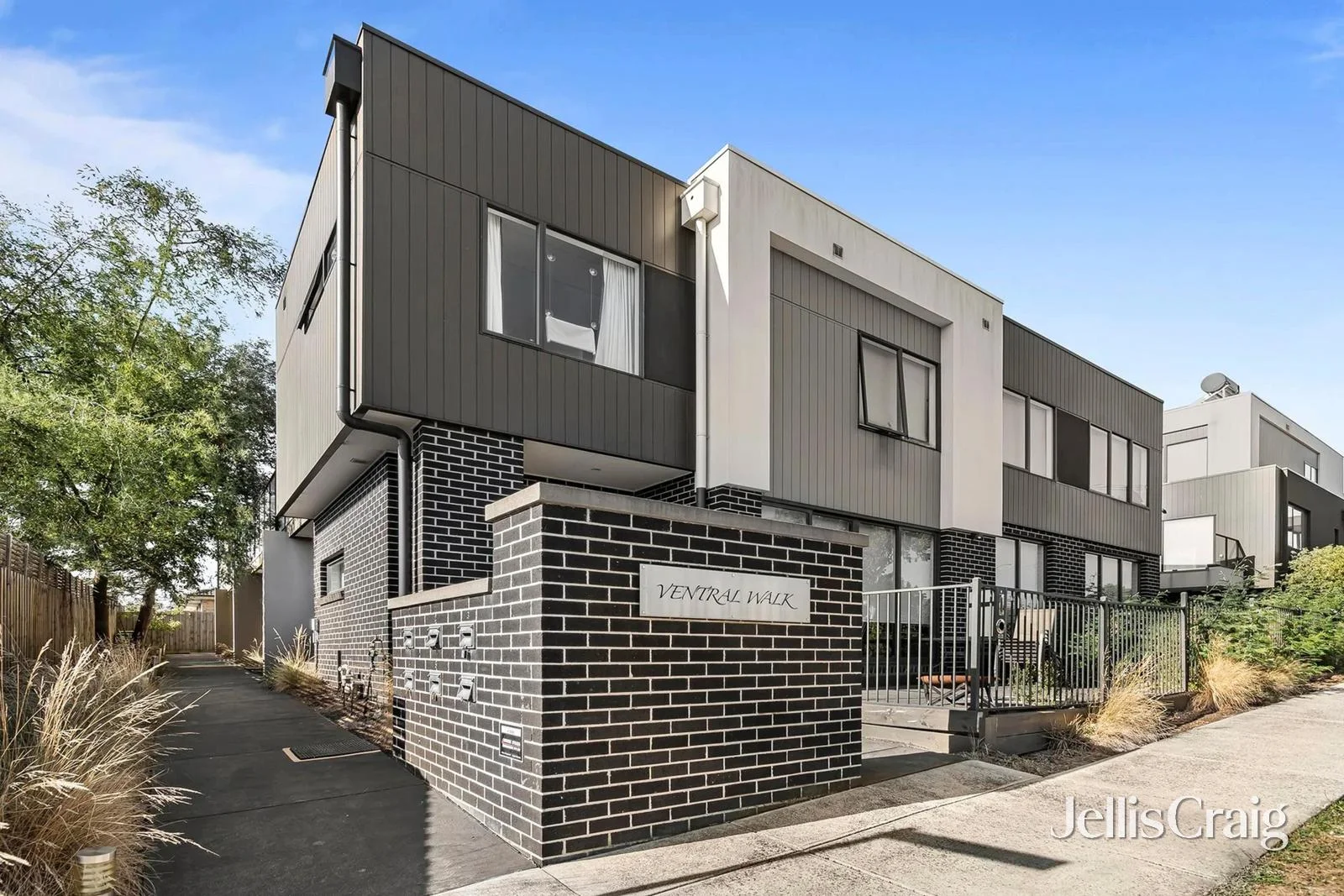 1 Ventral Walk, Mooroolbark VIC 3138