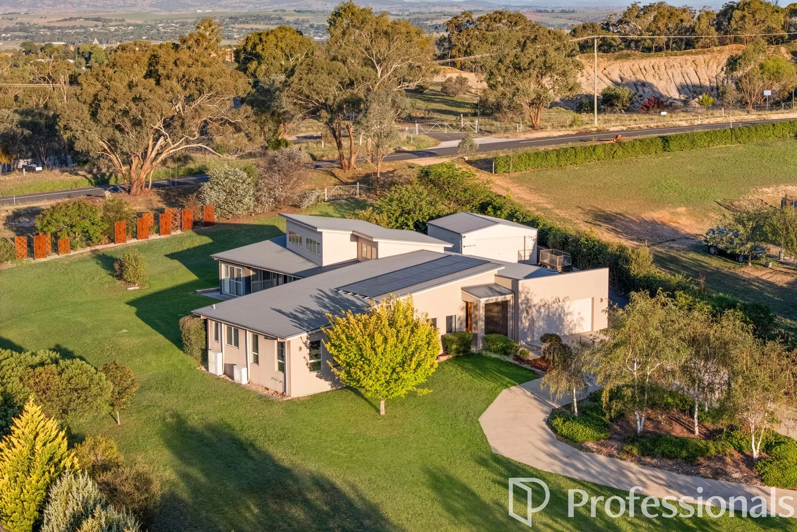 24 Robindale Court, Robin Hill NSW 2795