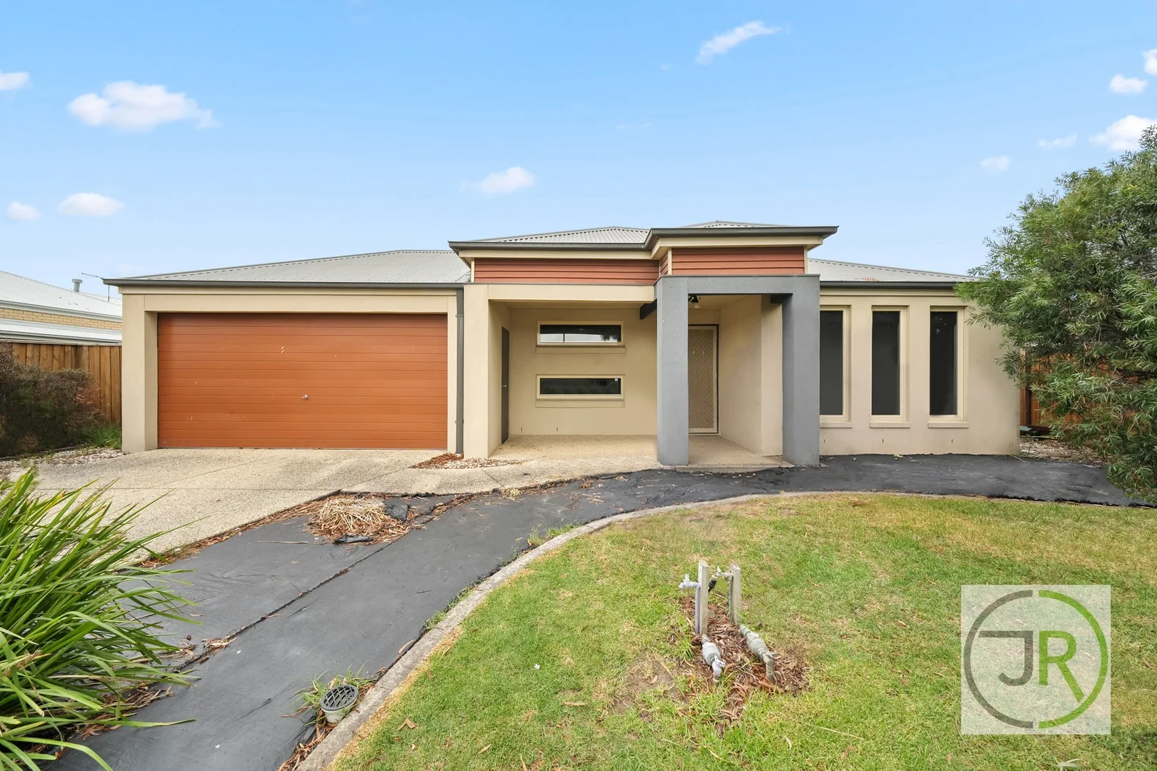 13 Ben Hall Street, Cranbourne East VIC 3977
