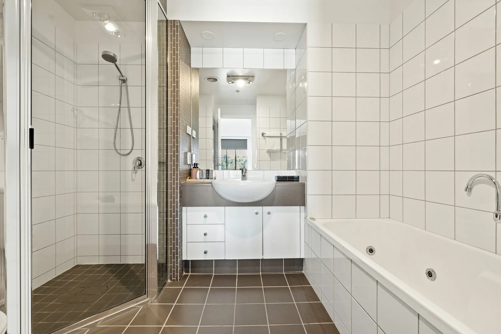 Additional image 9 of 309/1 Esplanade, Lakes Entrance VIC 3909