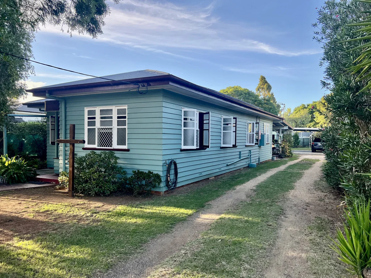 16 Cherry Street, Oakey QLD 4401