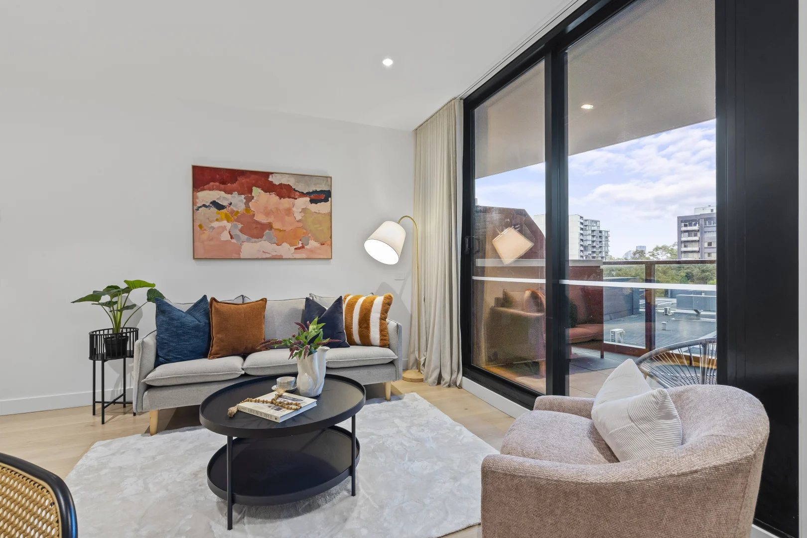 302/8 Bowen Crescent, Melbourne VIC 3004 photo 3