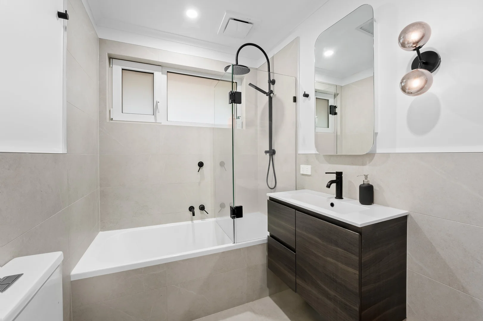 Additional image 6 of 1/5 Burns Avenue, Clayton South VIC 3169