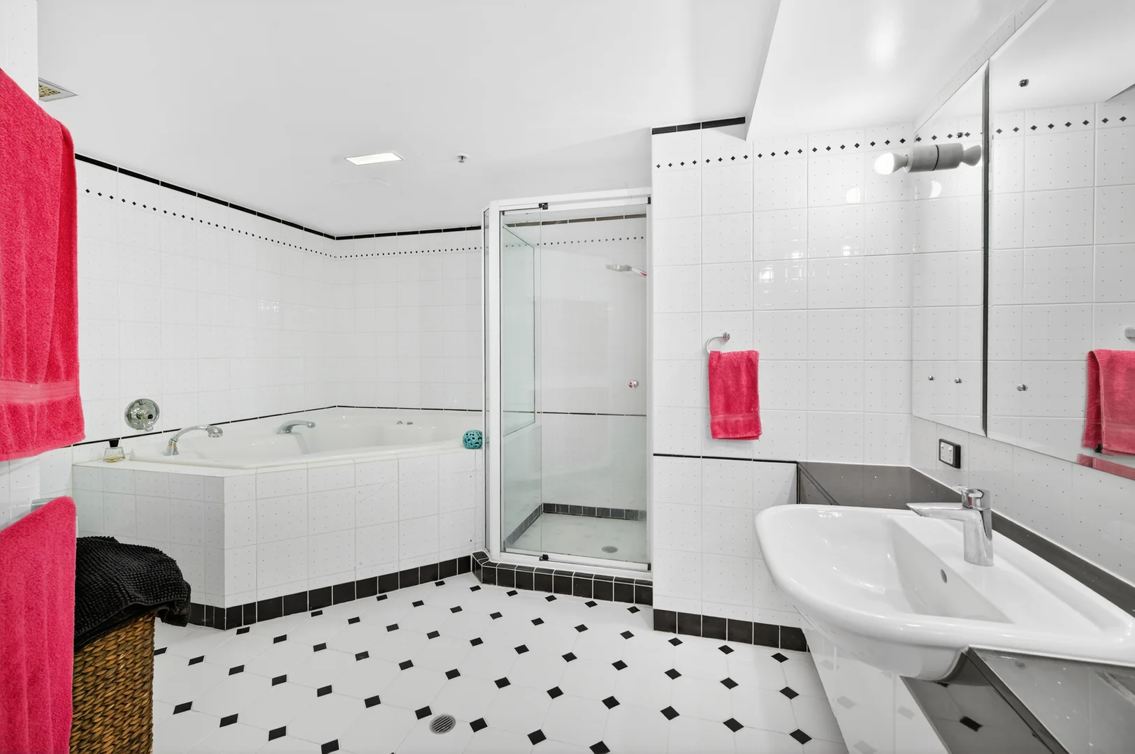 Additional image 11 of 145/12 Commodore Drive, Paradise Waters QLD 4217