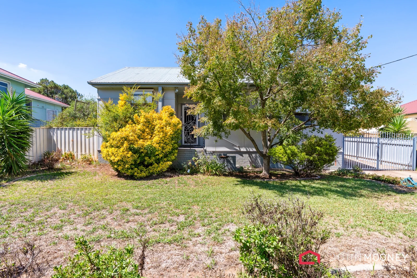 103 Mitchelmore Street, Mount Austin NSW 2650