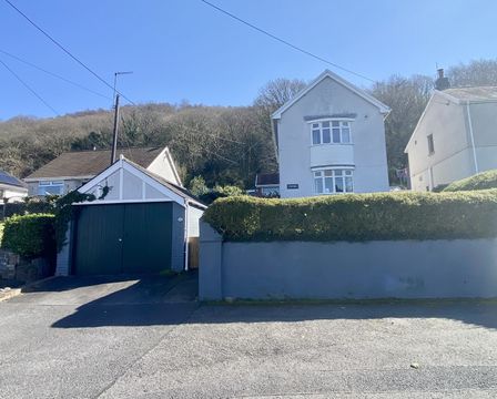Graigola Road, Glais, Swansea, City And County Of Swansea. SA7
