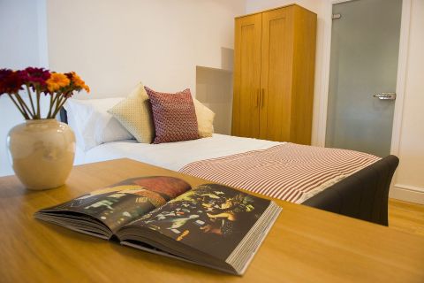 Bernard St, Swansea SA2, Room to rent