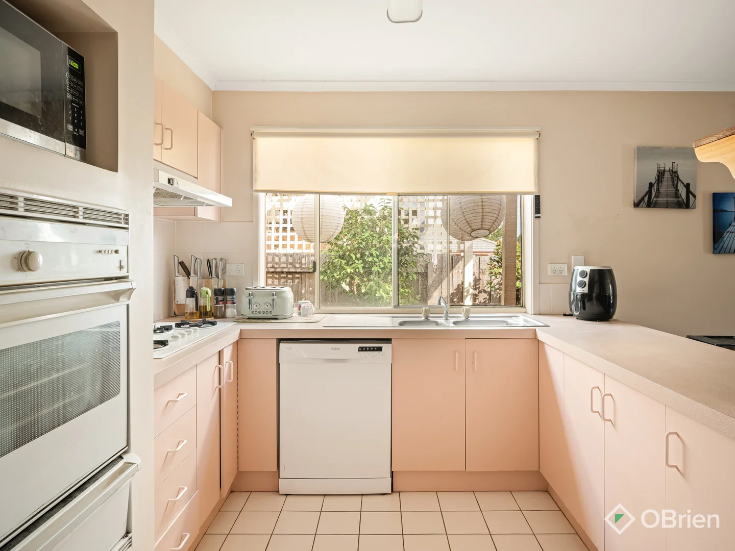 5 Bradley Way, Cranbourne West VIC 3977 photo 3