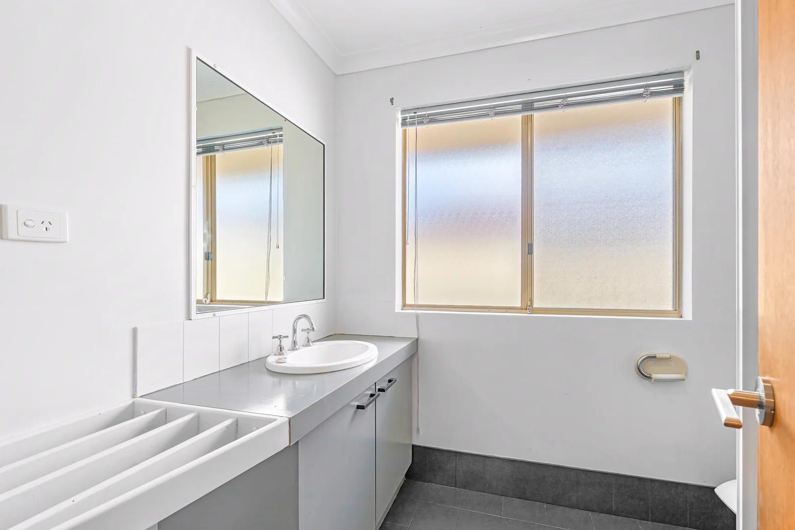 Additional image 14 of 9B Seville Way, Orana WA 6330