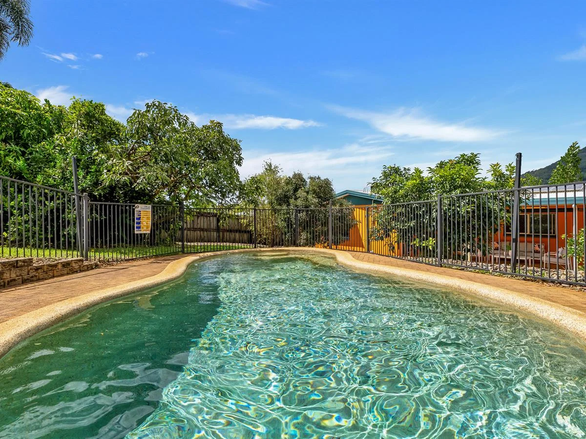 6 Barellan Close, Caravonica QLD 4878