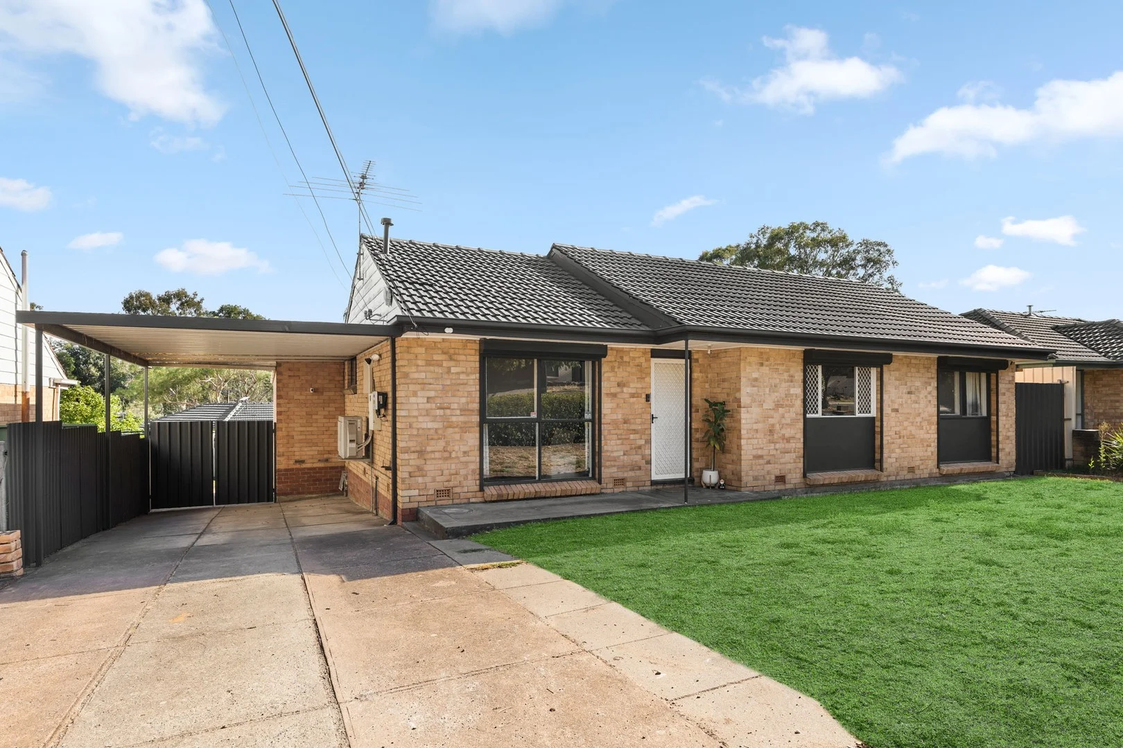 6 Gloucester Avenue, Redwood Park SA 5097