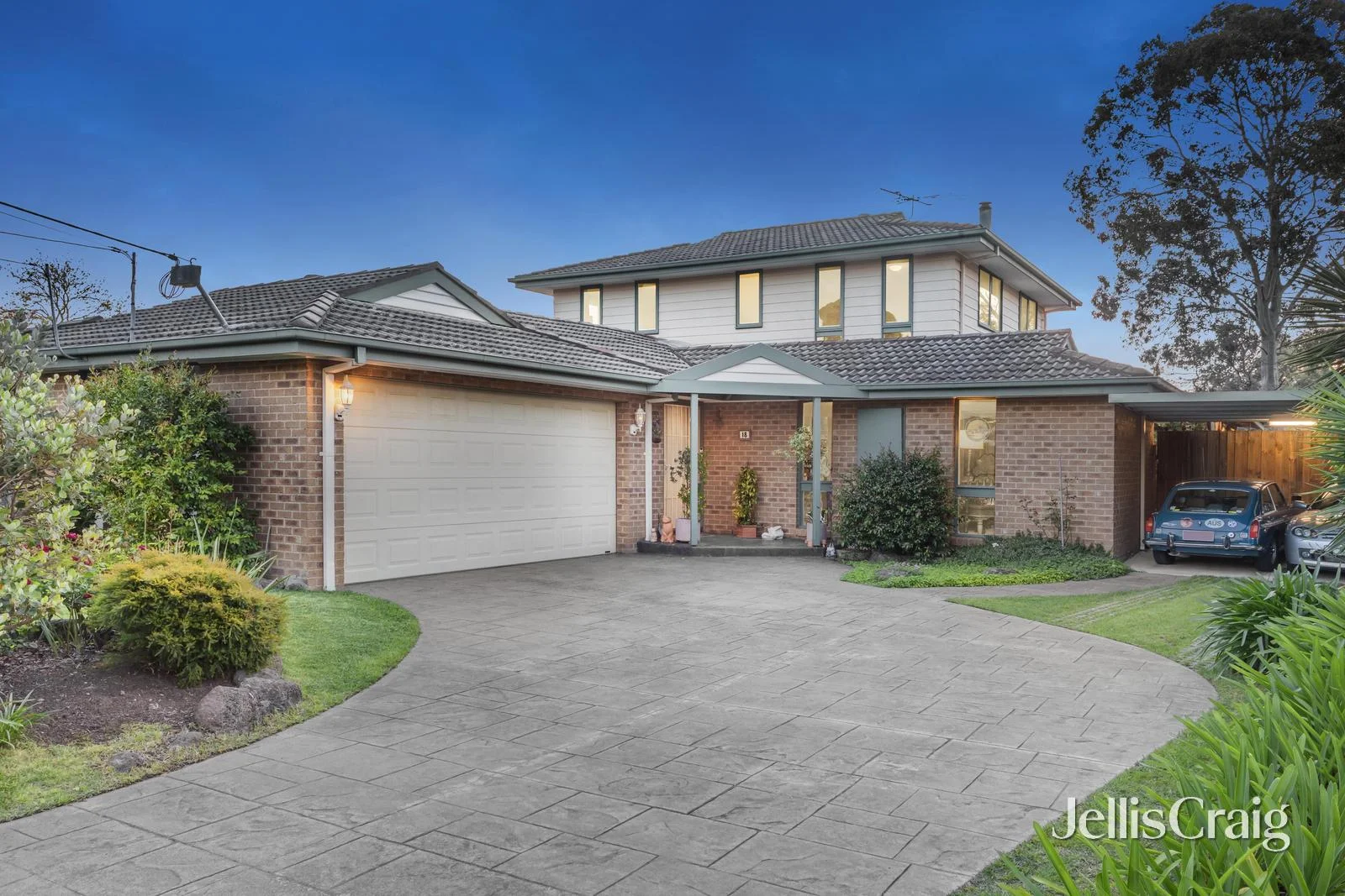 18 Lennox Avenue, Glen Waverley VIC 3150