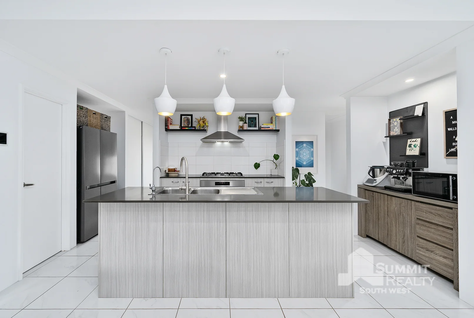 18 Libra Way, Australind WA 6233 photo 3