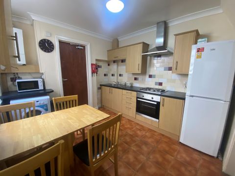 North Hill Road, Swansea SA1, Room to rent