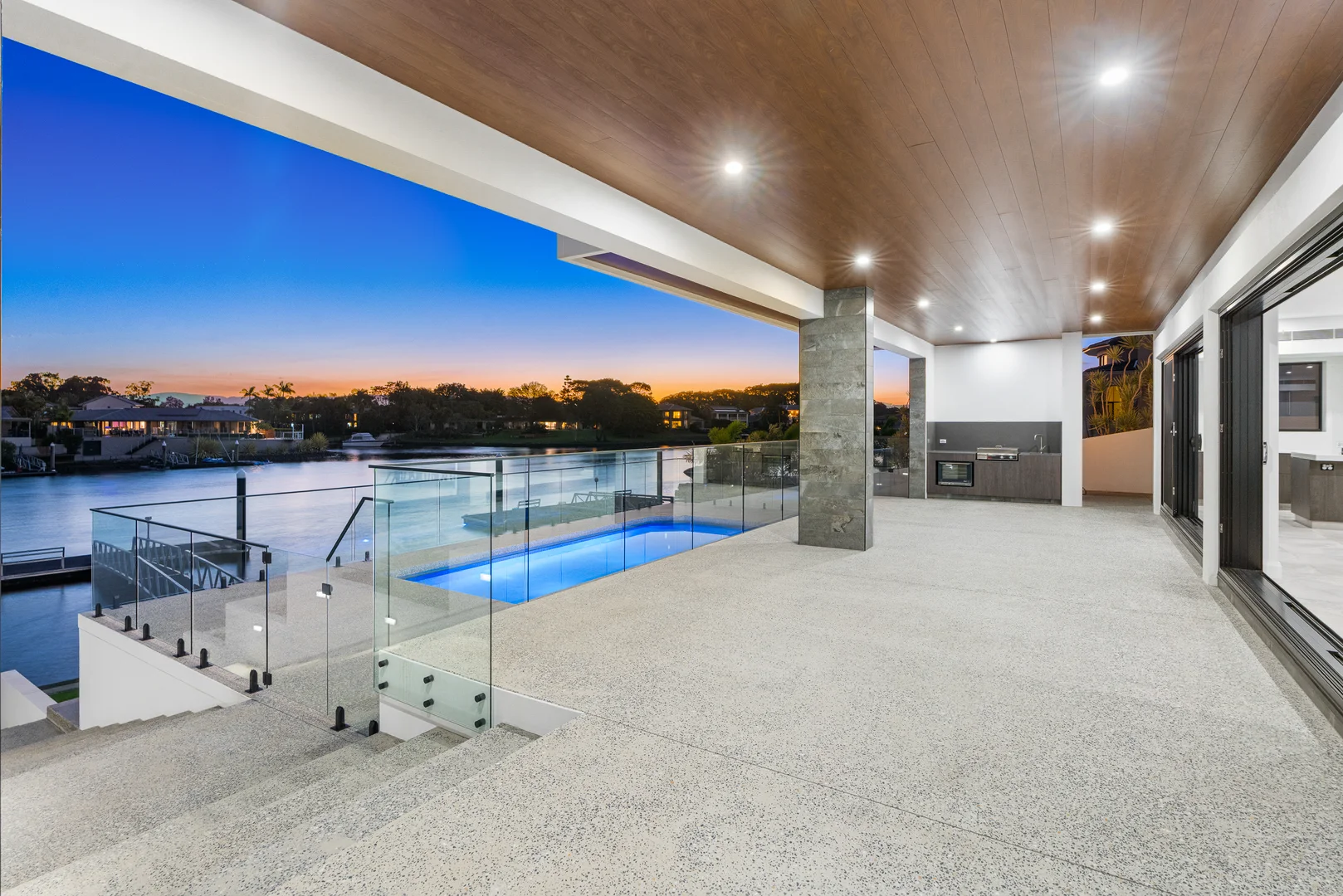 Additional image 17 of 125 Sir Bruce Small Boulevard, Benowa Waters QLD 4217