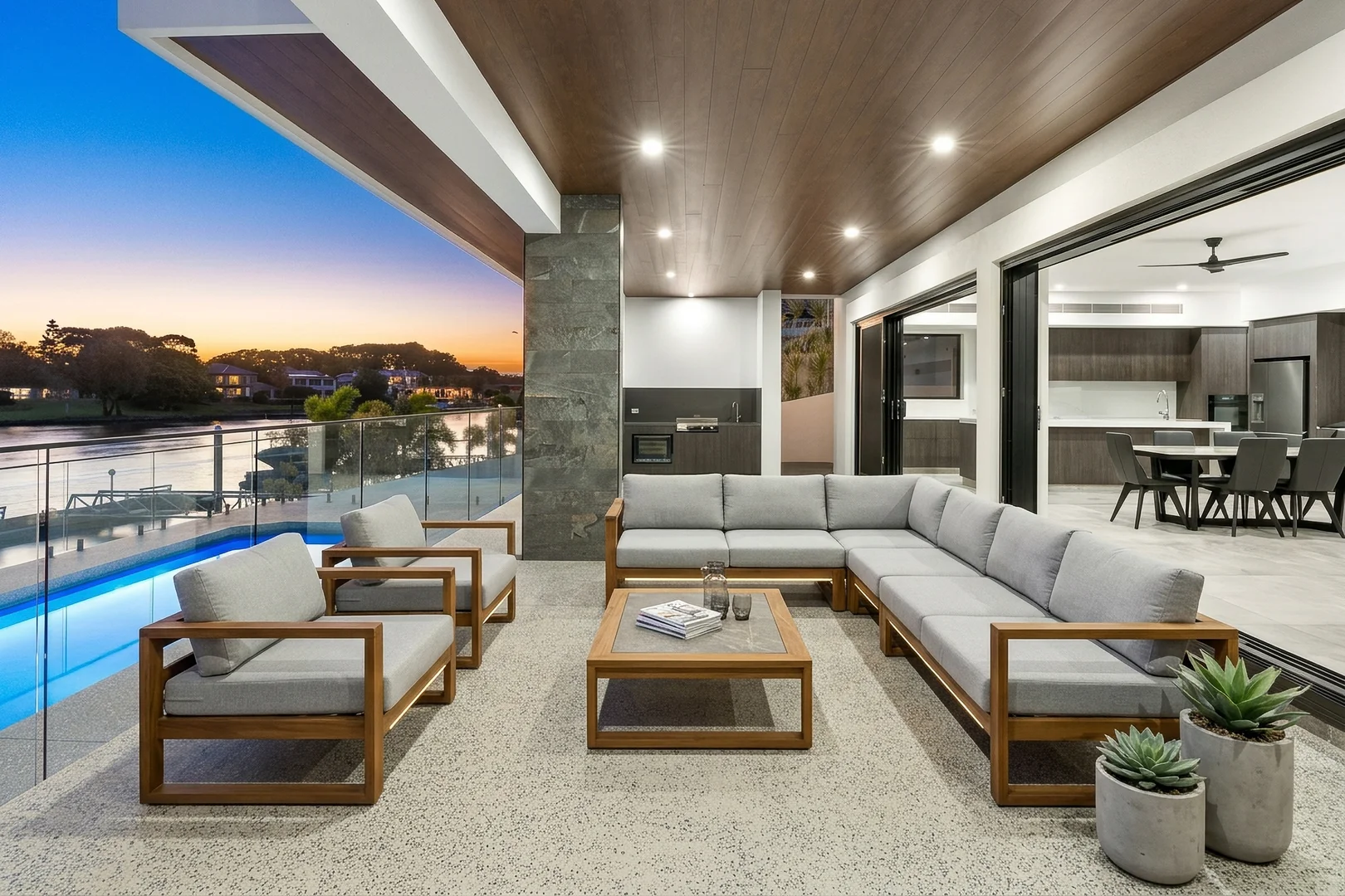 Additional image 28 of 125 Sir Bruce Small Boulevard, Benowa Waters QLD 4217