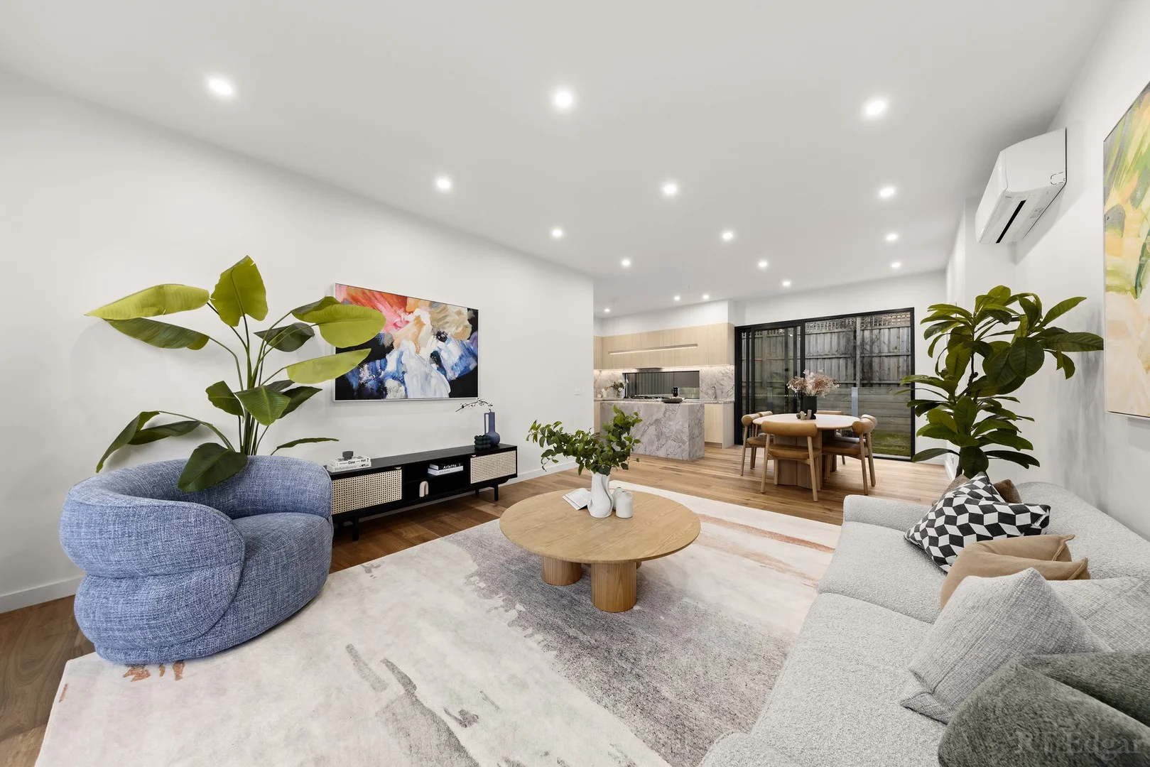 2/16 Hiddleston Avenue, Box Hill South VIC 3128