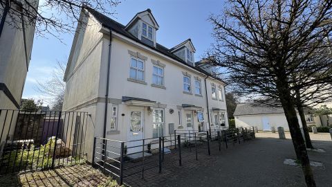 Manadon, Plymouth PL5