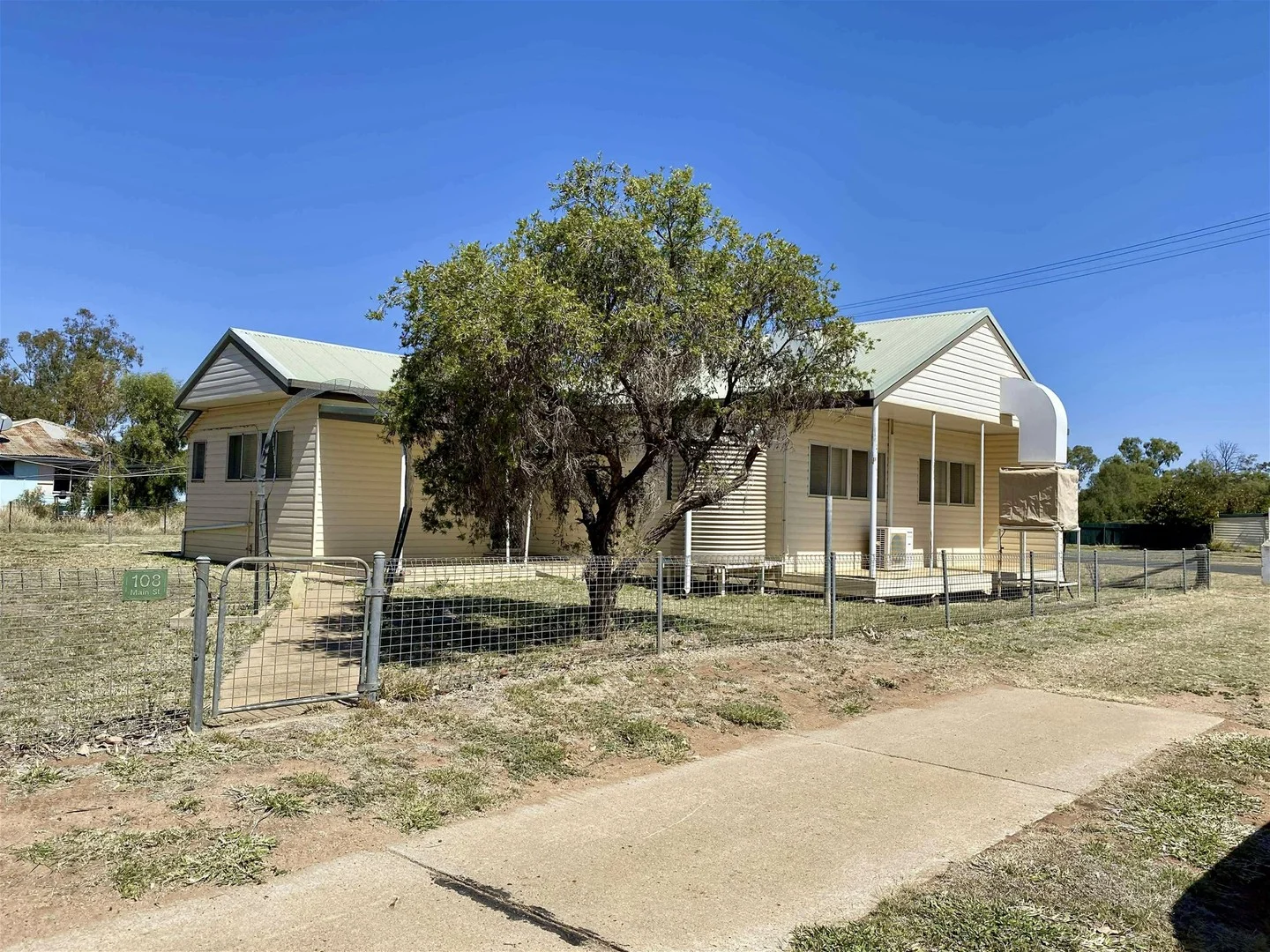 108 Main Street, Augathella QLD 4477