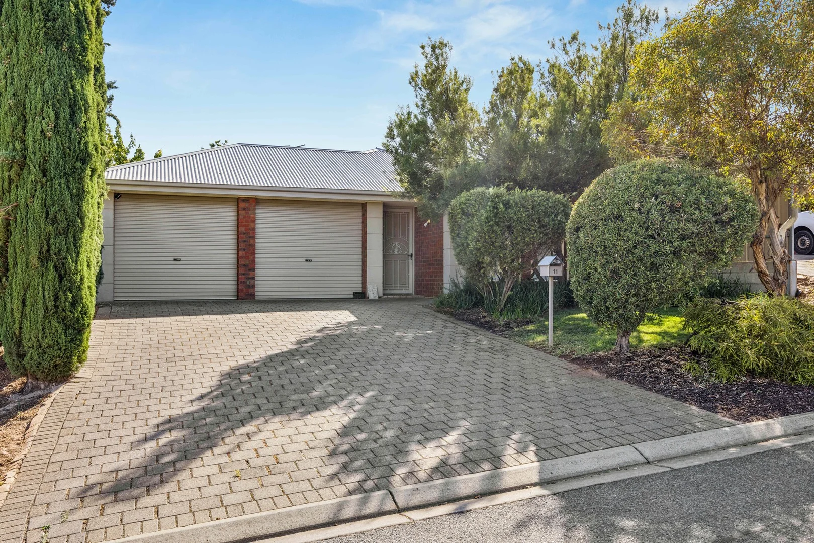 11 Hampshire Drive, Craigmore SA 5114