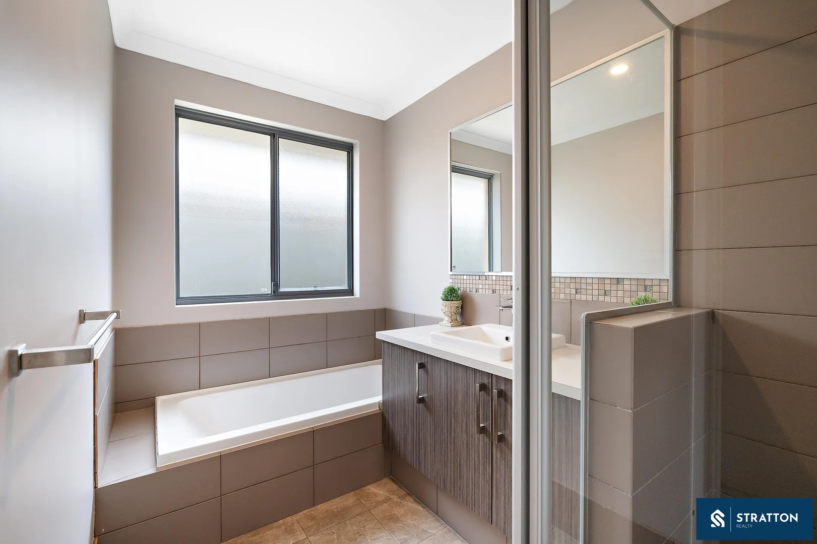 Additional image 31 of 2 Plavin Street, Piara Waters WA 6112