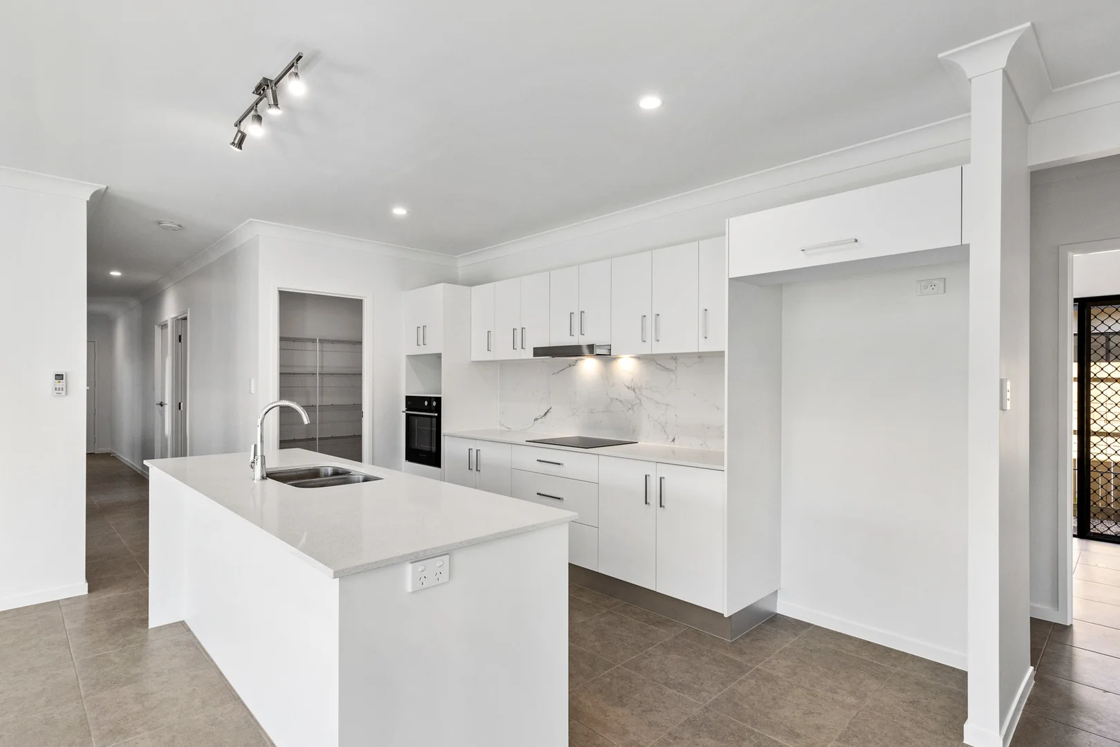 46 Whyambeel Chase, Smithfield QLD 4878 photo 5