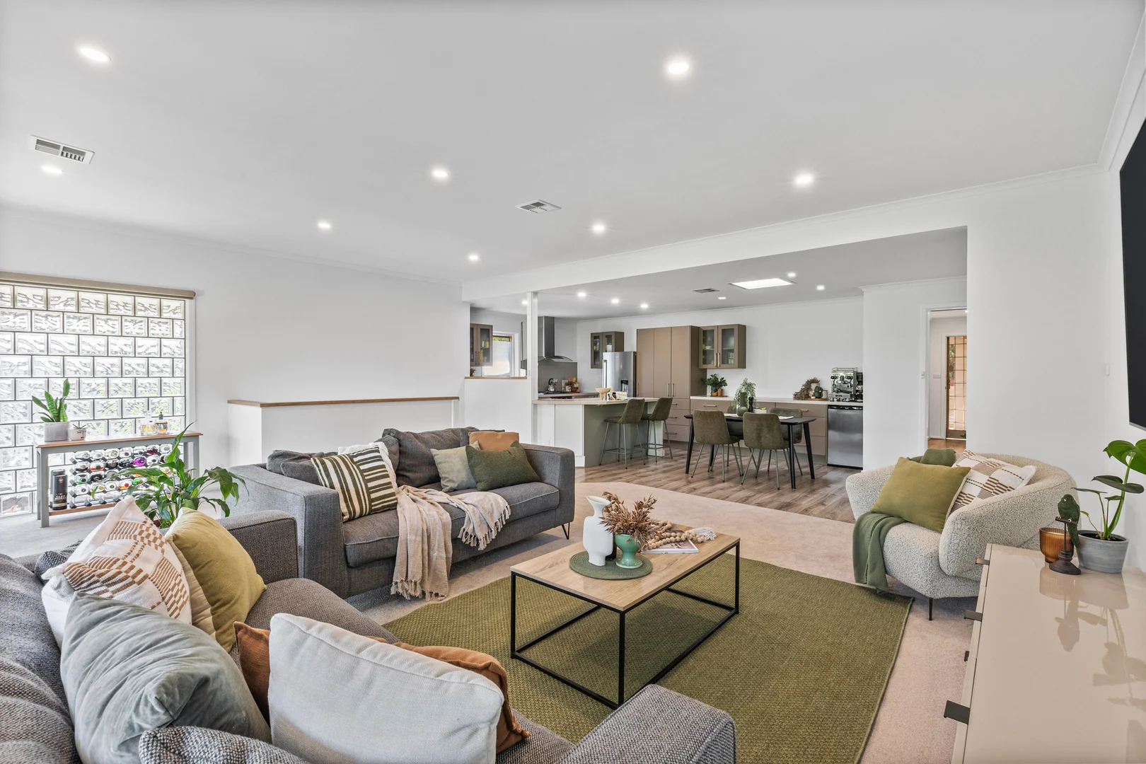 Additional image 3 of 70 Oakpark Drive, Chadstone VIC 3148