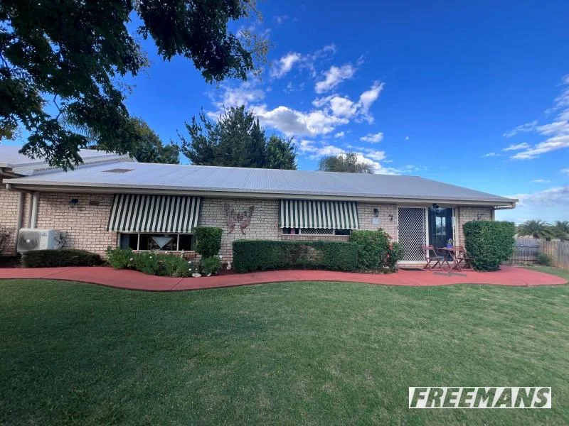 42 Windsor Circle, Kingaroy QLD 4610 photo 3