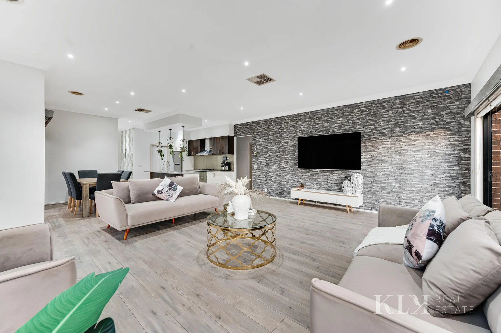 27 Corringa Way, Craigieburn VIC 3064 photo 4