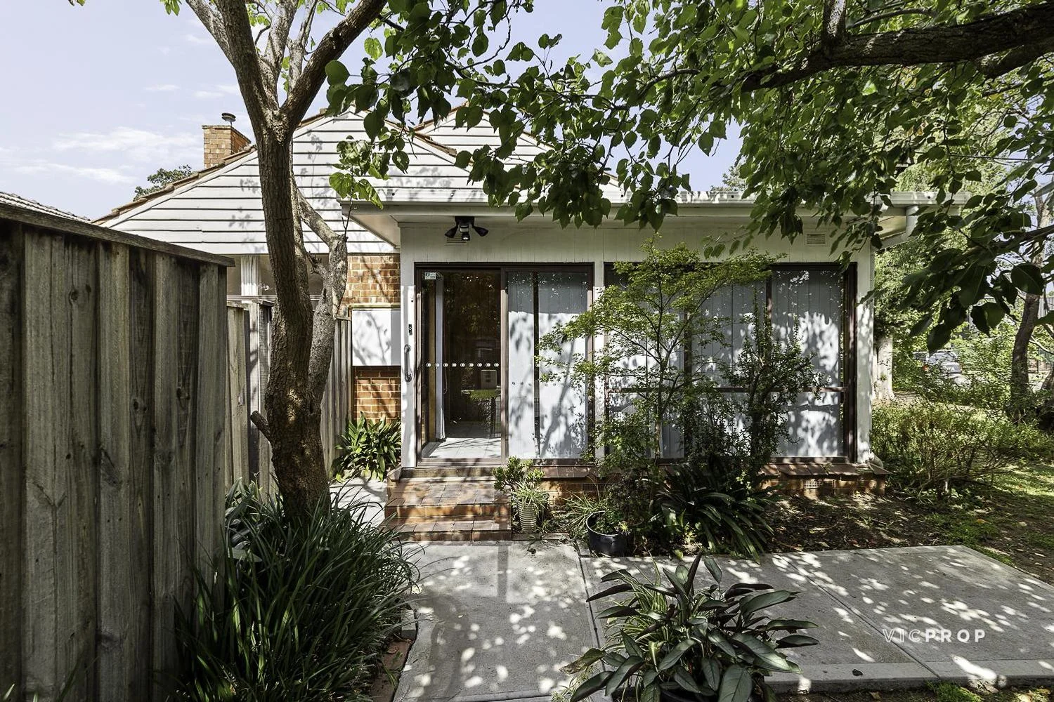 2/13 North Crescent, Heidelberg West VIC 3081
