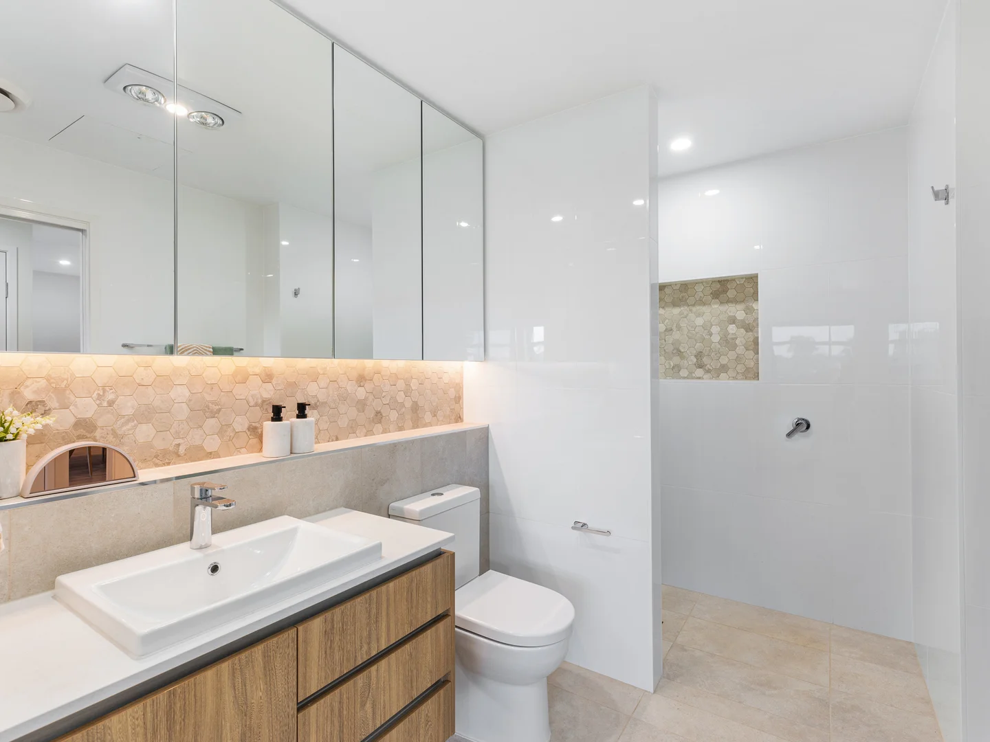 Additional image 10 of 2207/7 Braddock Street, Robertson QLD 4109