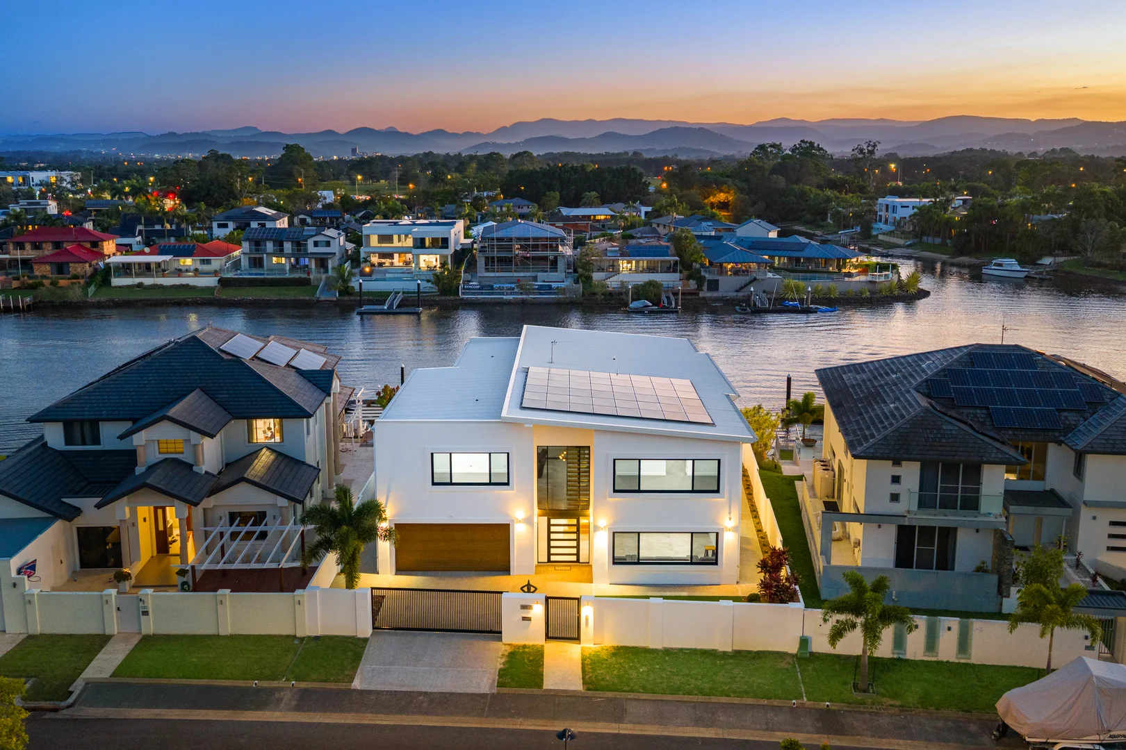Additional image 6 of 125 Sir Bruce Small Boulevard, Benowa Waters QLD 4217