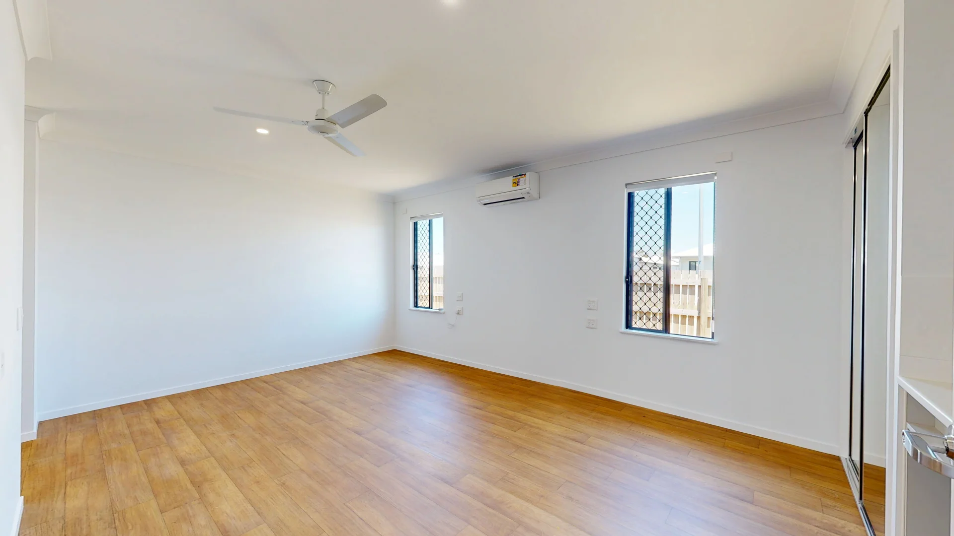 43 The Burlings, Shaw QLD 4818 photo 5
