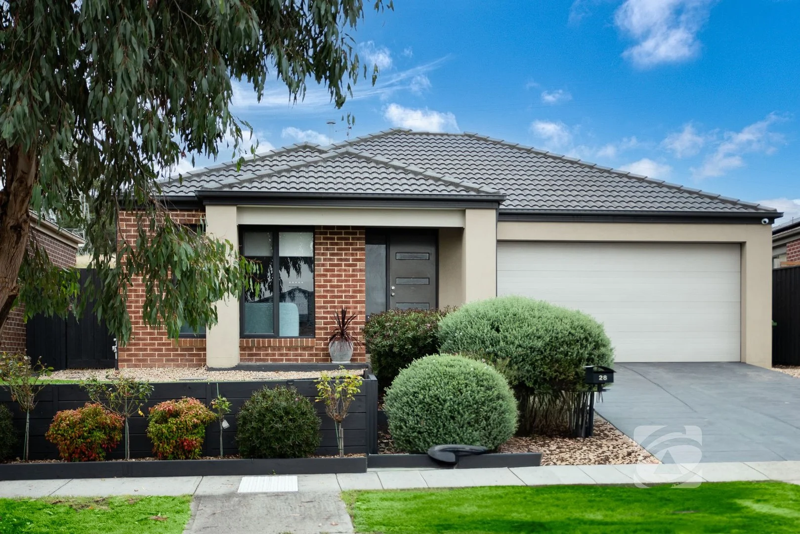 28 Meadowlea Crescent, Pakenham VIC 3810