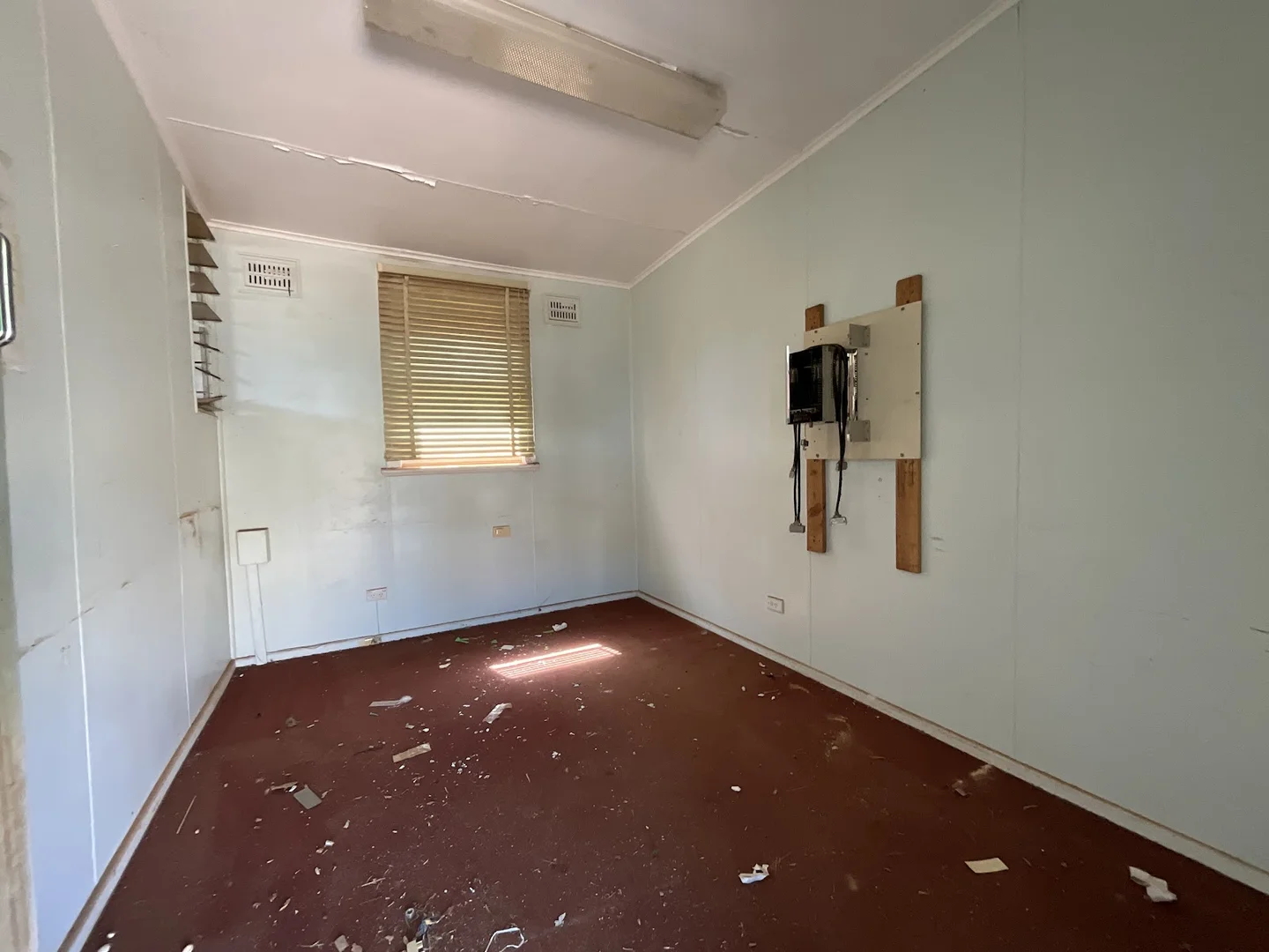 Additional image 28 of 48 - 50 Molesworth Street, Hillston NSW 2675