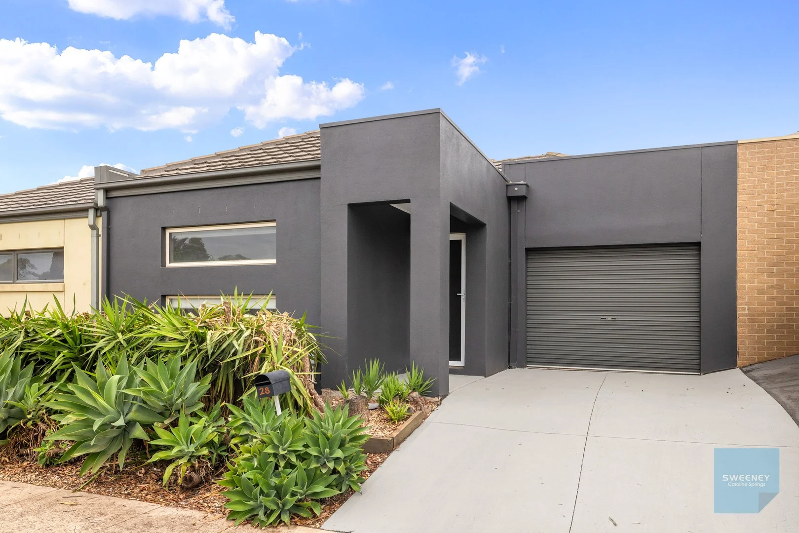 28/40 Mccubbin Way, Caroline Springs VIC 3023