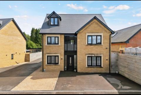 Westfield Road, Waunarlwydd SA5