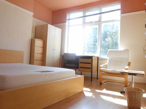 Long Oaks Avenue, Uplands, Swansea SA2