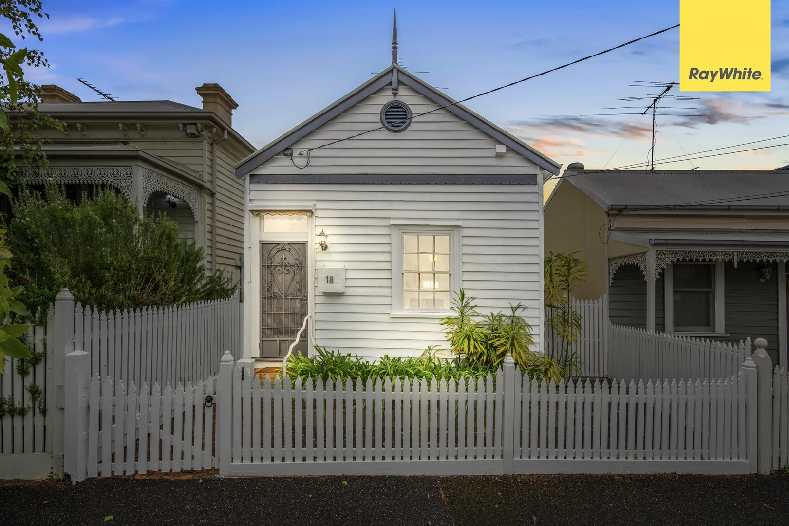 18 Mcconnell Street, Kensington VIC 3031