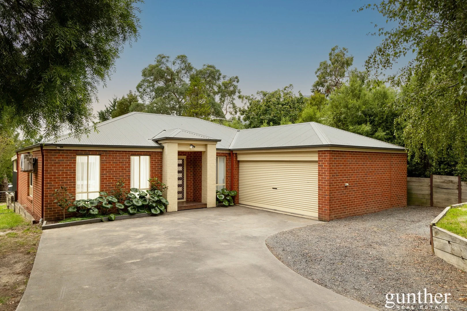 7 Omonia Drive, Badger Creek VIC 3777