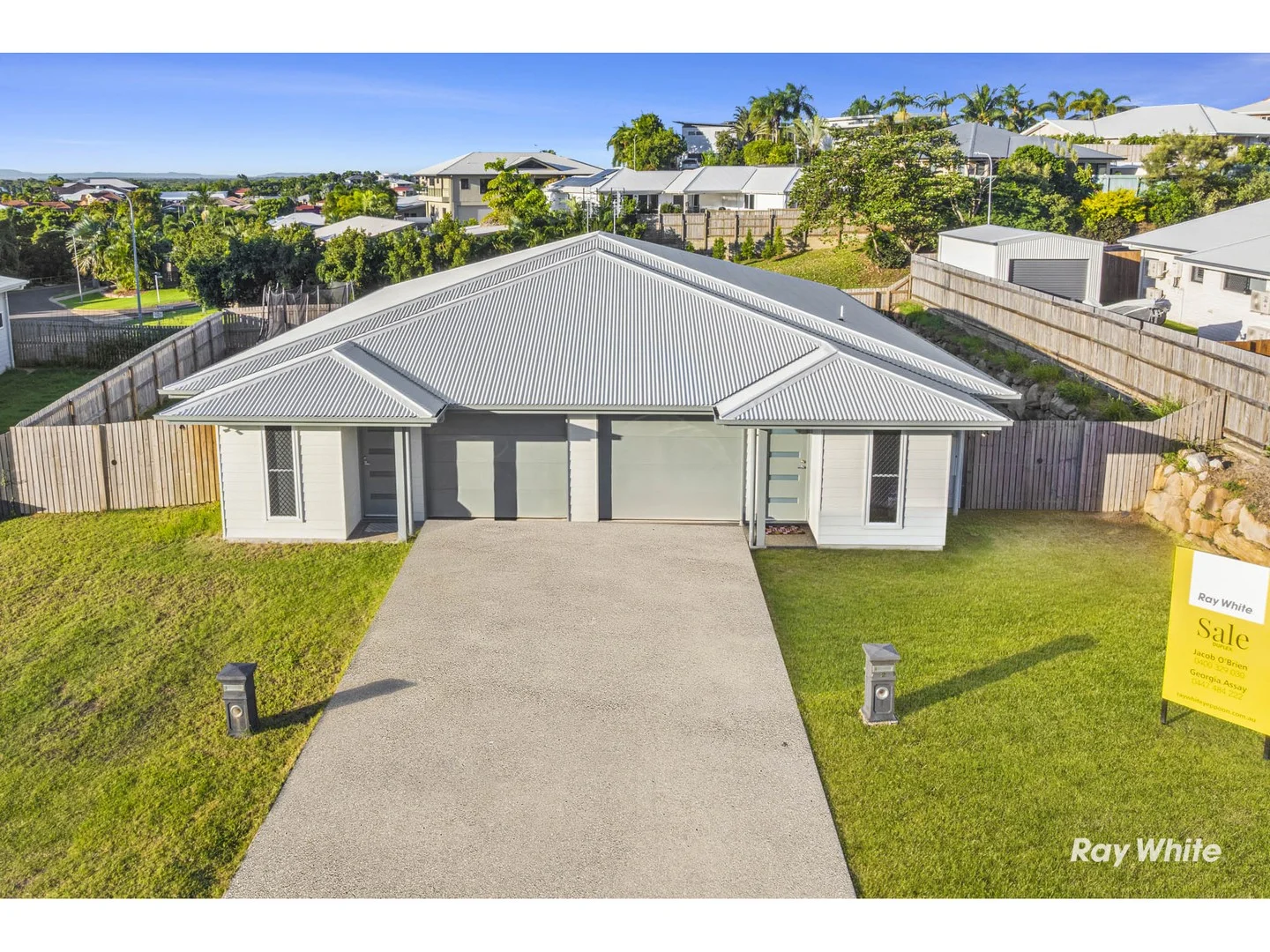 Units 1 & 2/7 Civic Lane, Pacific Heights QLD 4703