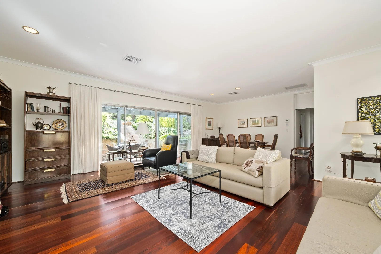 10 Lowry Crescent, St Ives NSW 2075 photo 2