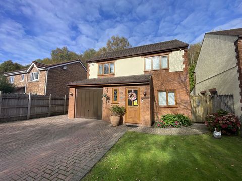 Woodlands Avenue, Clydach, Swansea, City And County Of Swansea. SA6