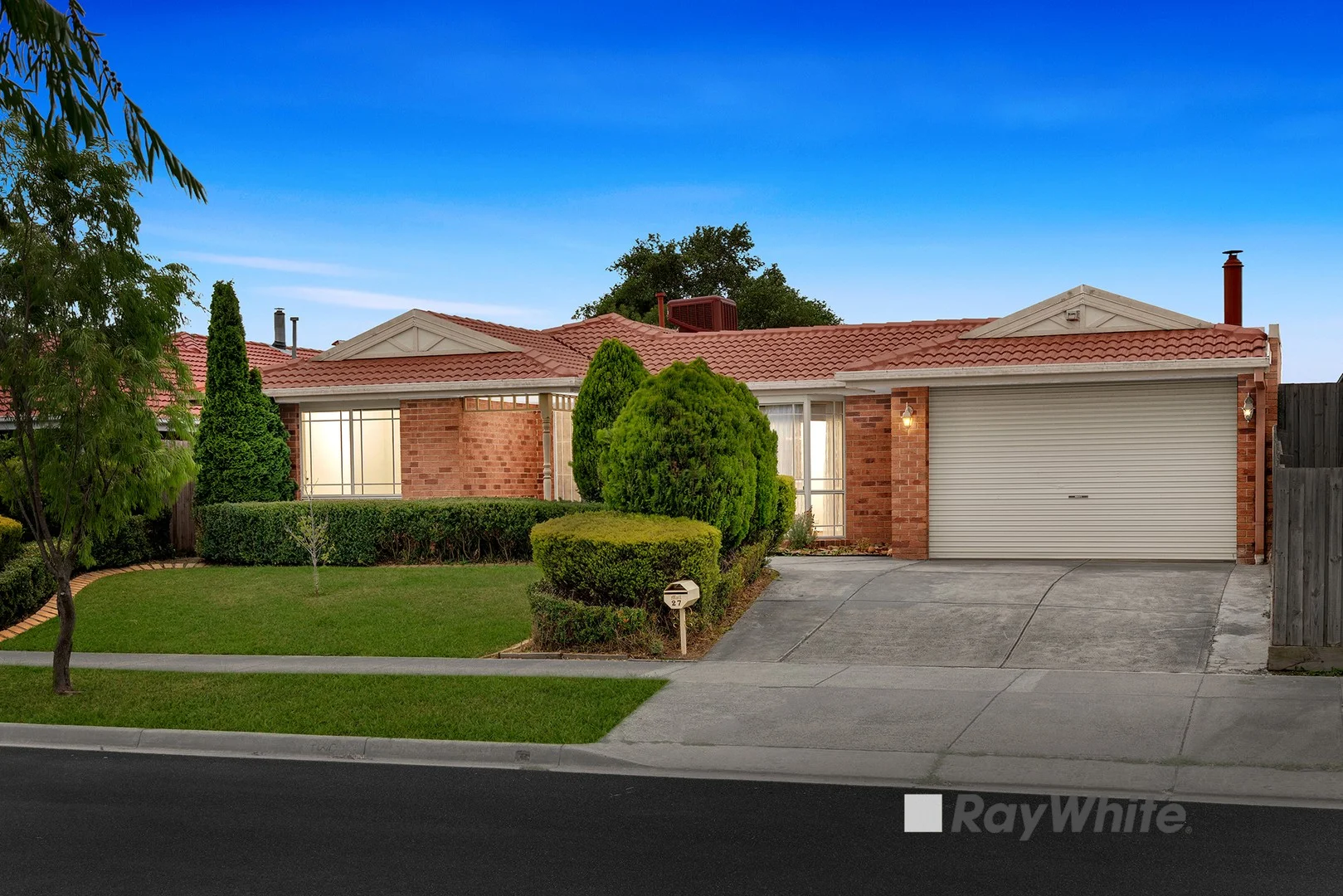27 Leonie Court, Narre Warren VIC 3805