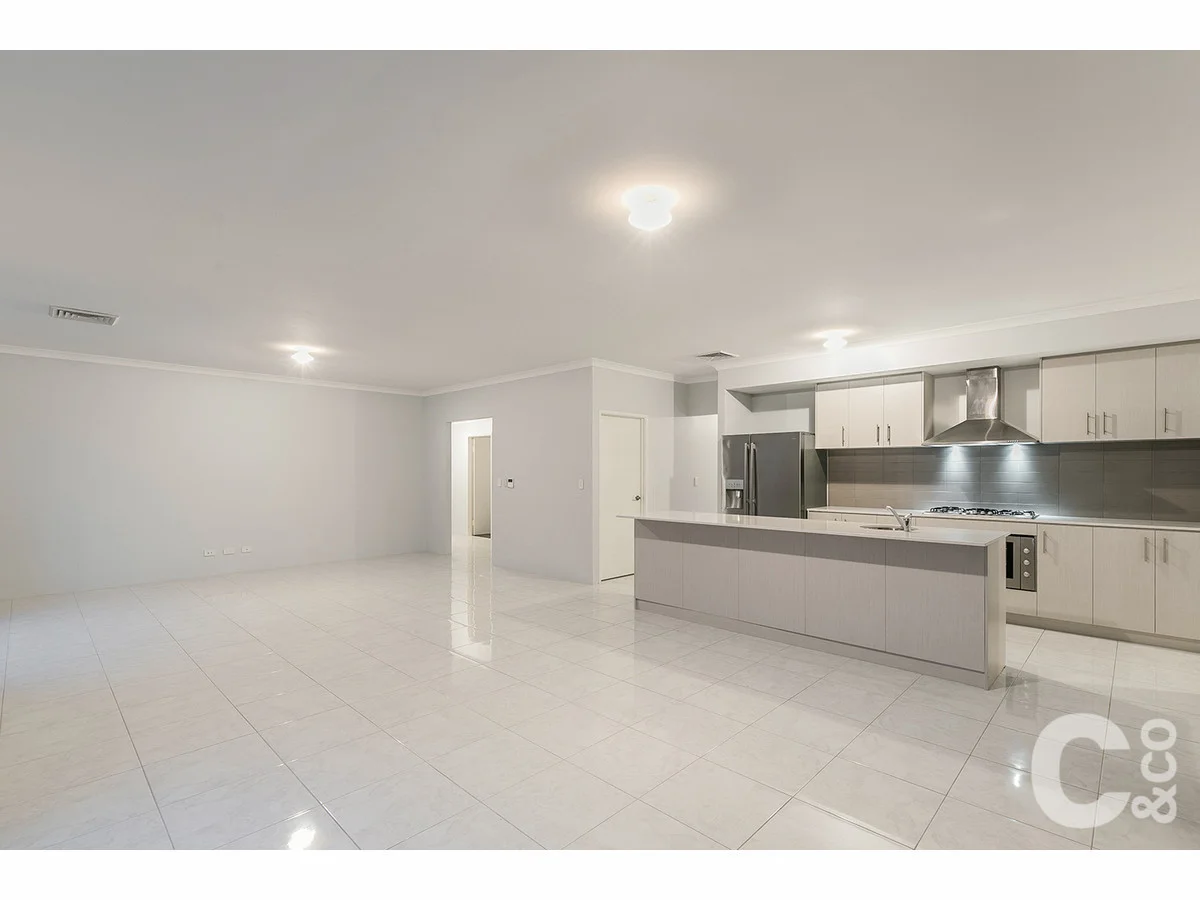 11 Daybreak Loop, Wellard WA 6170 photo 5