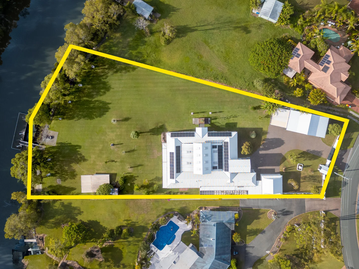 20 Riverdowns Crescent, Helensvale QLD 4212 photo 5
