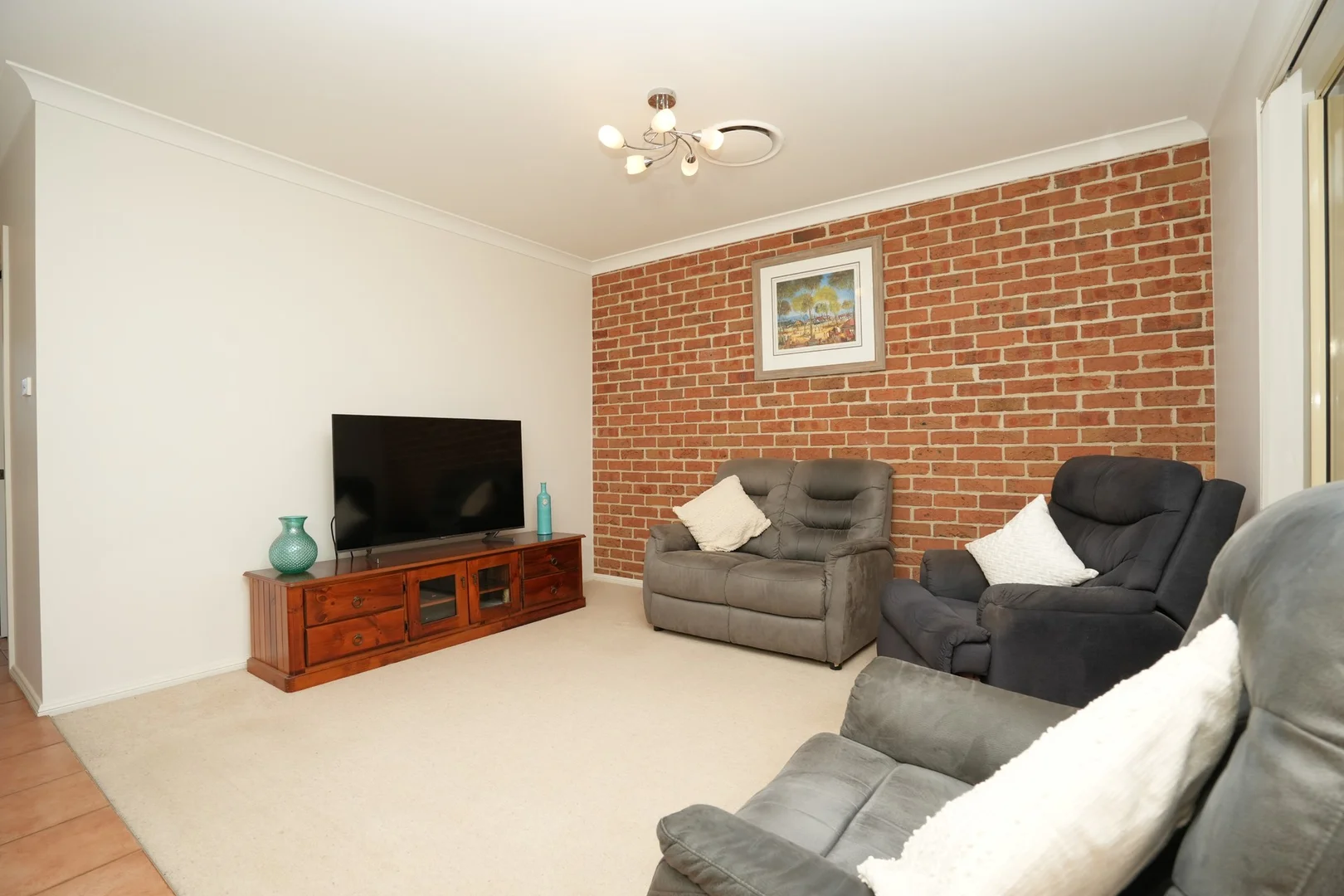 Additional image 2 of 92B Clifton Boulevard, Griffith NSW 2680